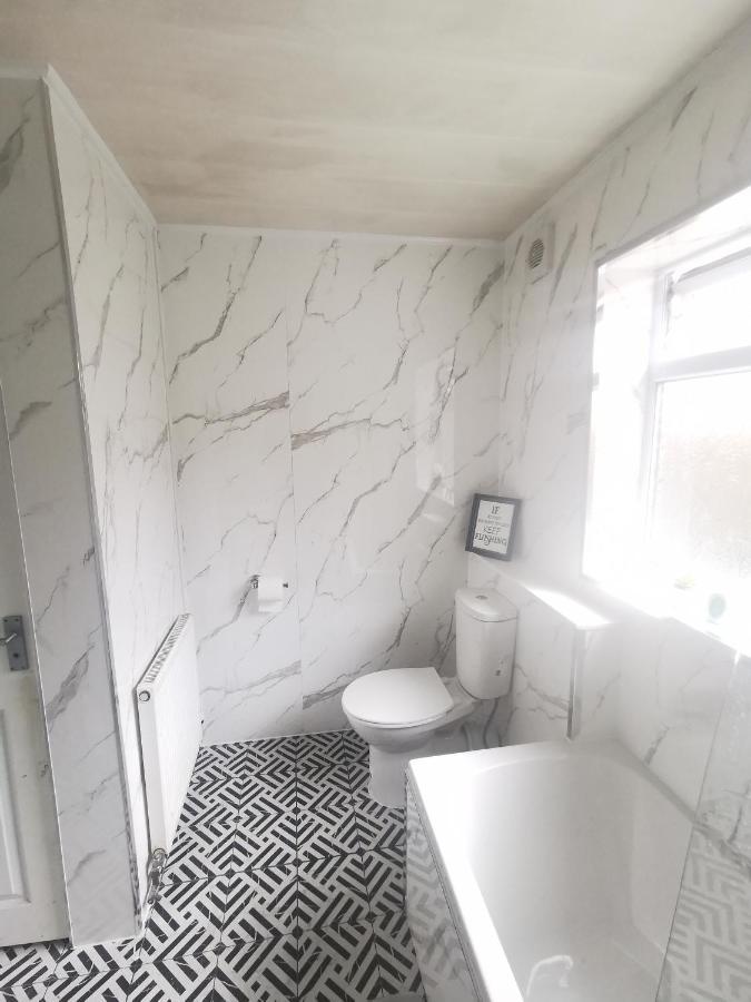 4 Bedrooms, Sleeps 10, Near Lfc & Efc 리버풀 외부 사진